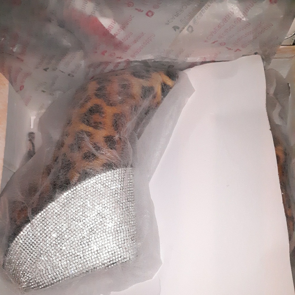 Cape Robbin Leopard Stiletto Booties - Picture 4 of 6
